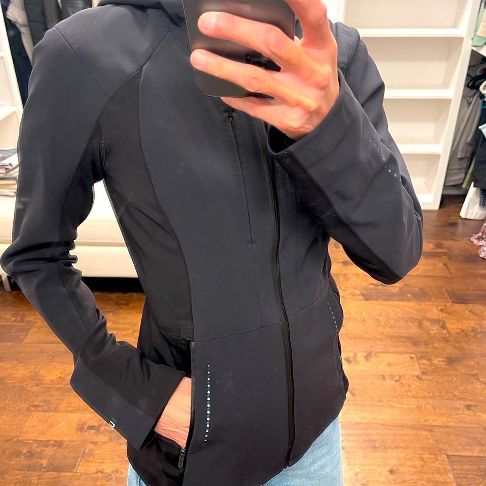 Lululemon Cross Chill Repelshell Hooded Jacket